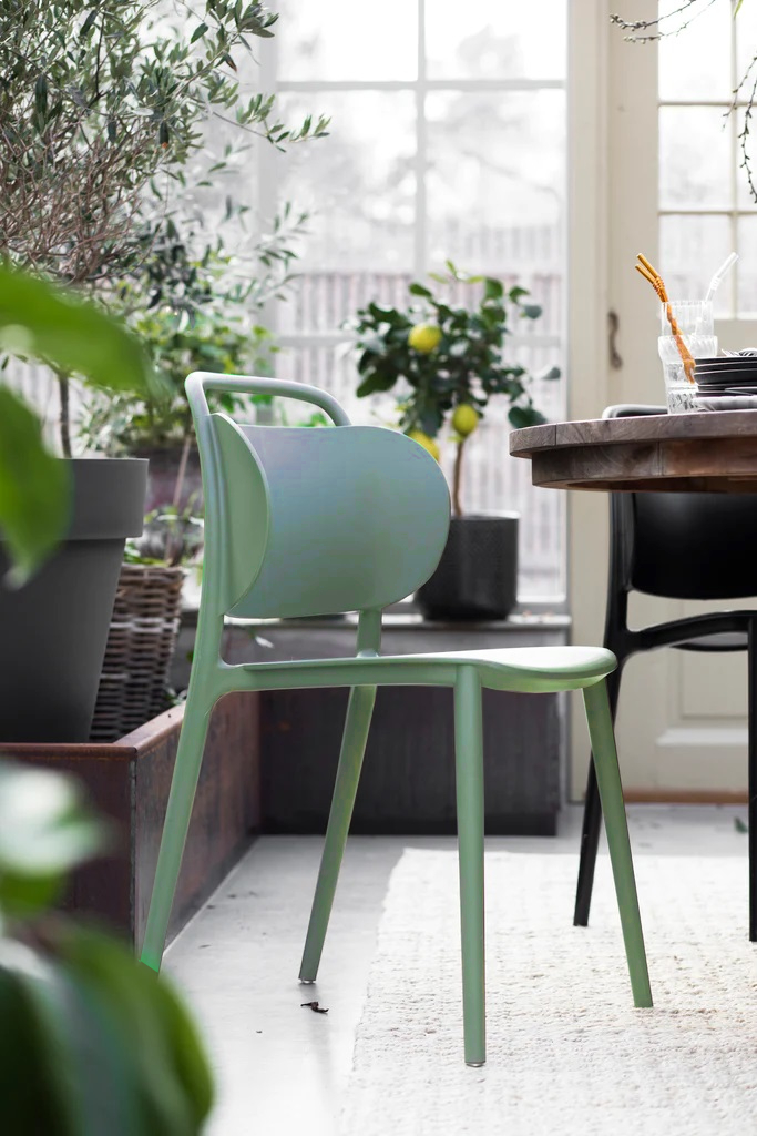 Scene 01 Mofi Chair