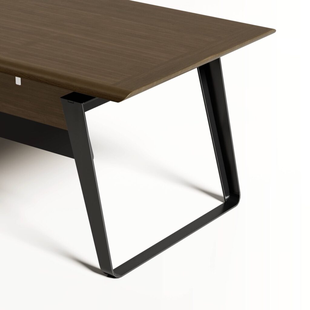 SCENE09 CLOSE UP LEG 001